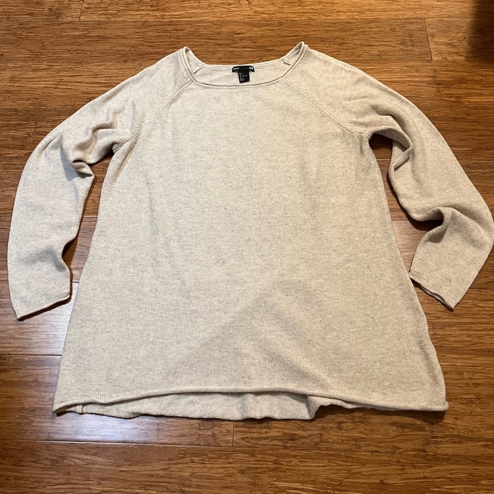 H&M Cream Oatmeal Crew Neck Long Sleeve Wool Blend Pullover Sweater. Size Large